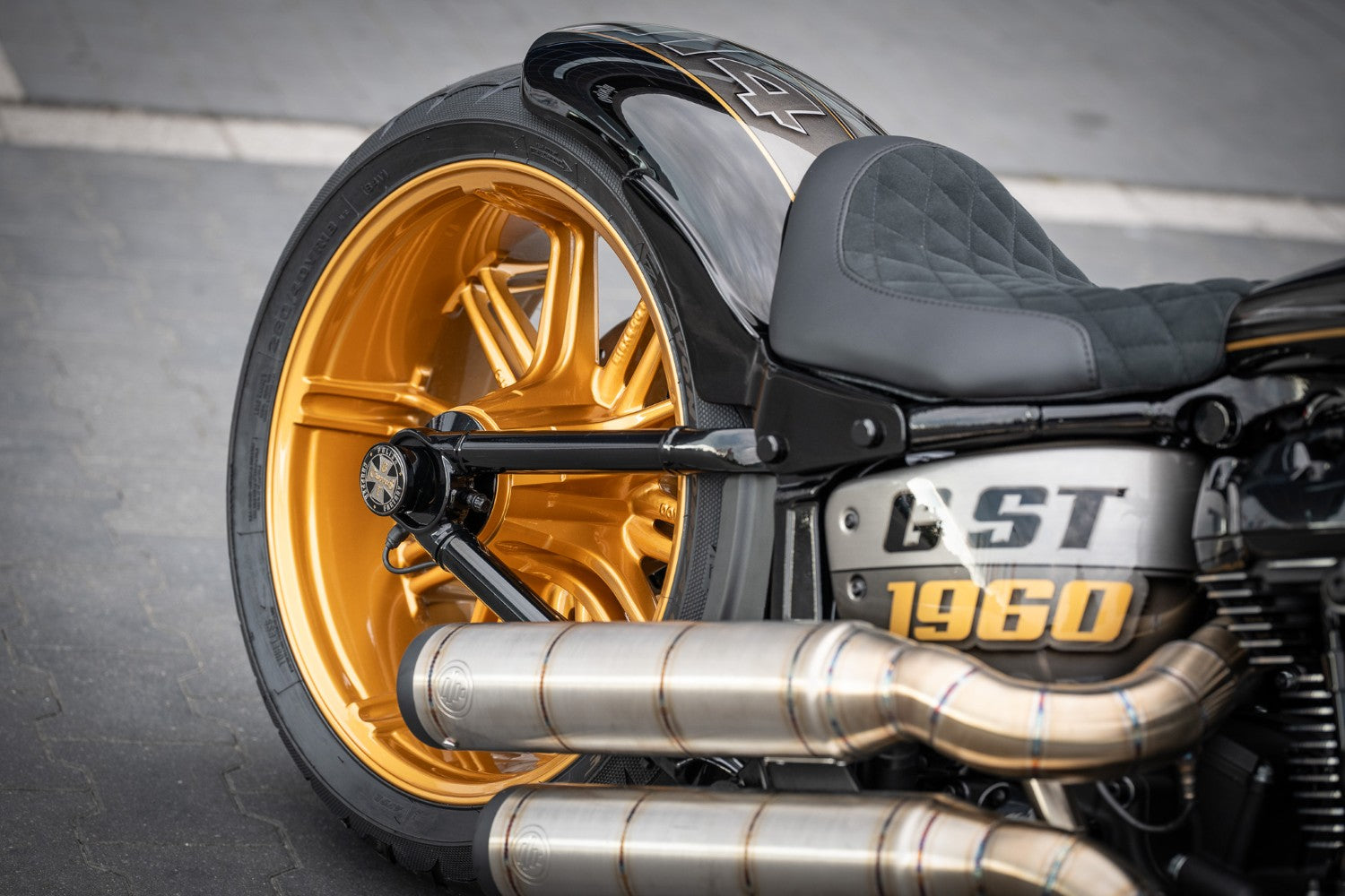 Klasik Arka Çamurluk M8 – Softail (2018–2026)