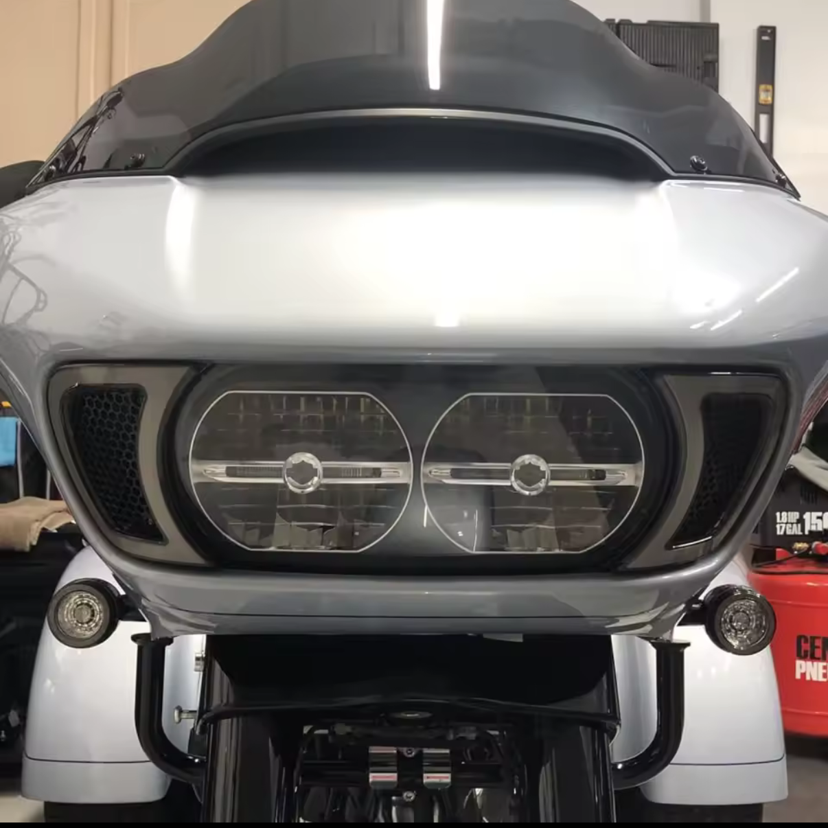 LED Blinker Scheinwerfer Akzente Für Harley Road Glide ST FLTRXST Ultra CVO/SE FLTR 2015-2025