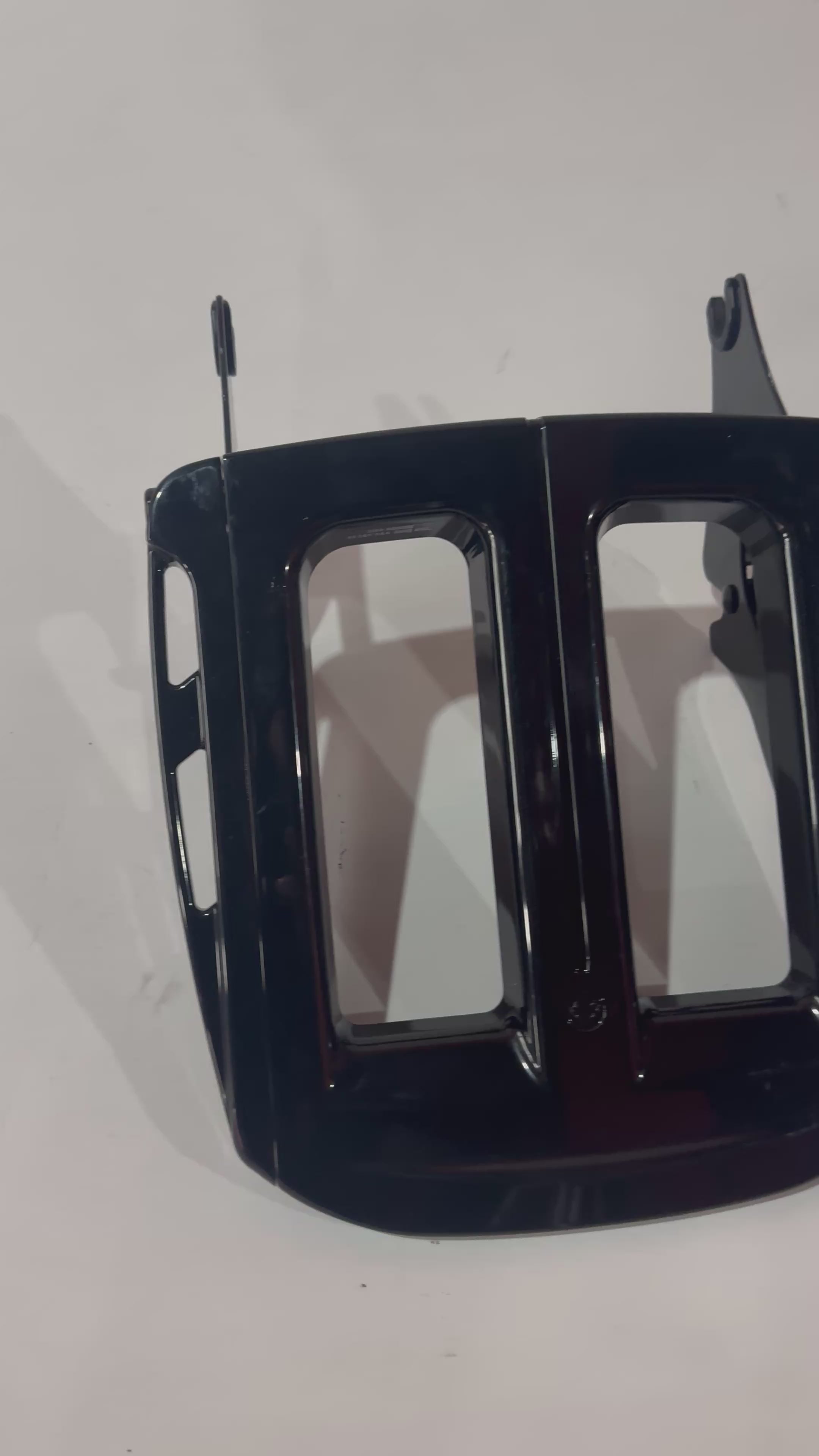 2. el HD Luggage Rack